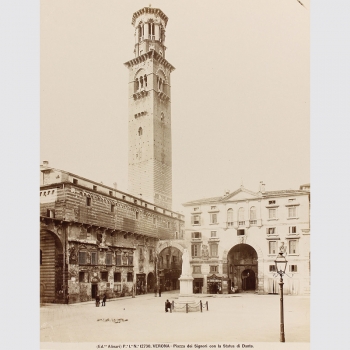 Alinari: Verona. Piazza dei Signori con la Statua di Dante, um 1880