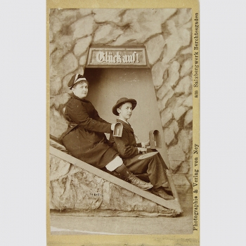 Salzbergwerk Berchtesgarden - Glück auf, Mutter mit Sohn um 1880