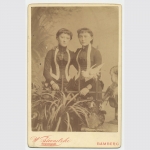 Sternitzki, Hofphotograph in Bamberg. Die Zwillingsschwestern, um 1880