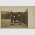 Originalfotos: Die Kinder von Wilhelm II beim Besuch im Jagdschloß Oberhof 1888.